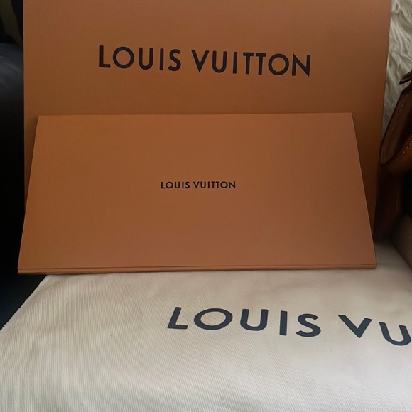 Louis Vuitton Alma BB - Picture 7 of 10